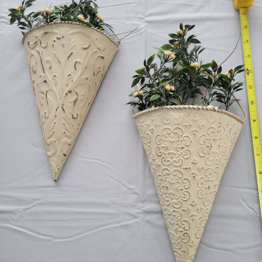 Vintage America Cream Wall Planters